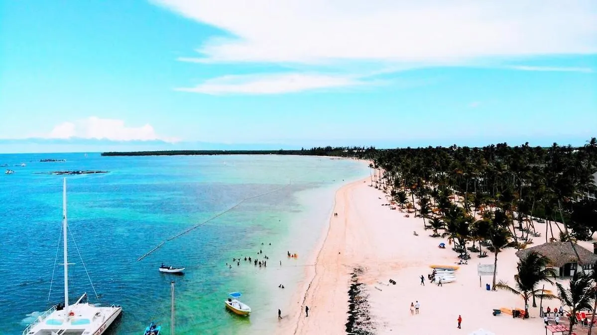 Hot Tub, Pool, Walk To Fun, Beach, Dining, Shops Punta Cana Appartement