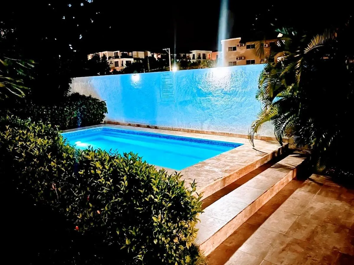 Hot Tub, Pool, Walk To Fun, Beach, Dining, Shops Punta Cana Appartement